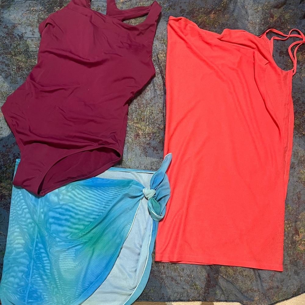 Women’s TYR suit, blue/green wrap, bright coral beach dress/wrap